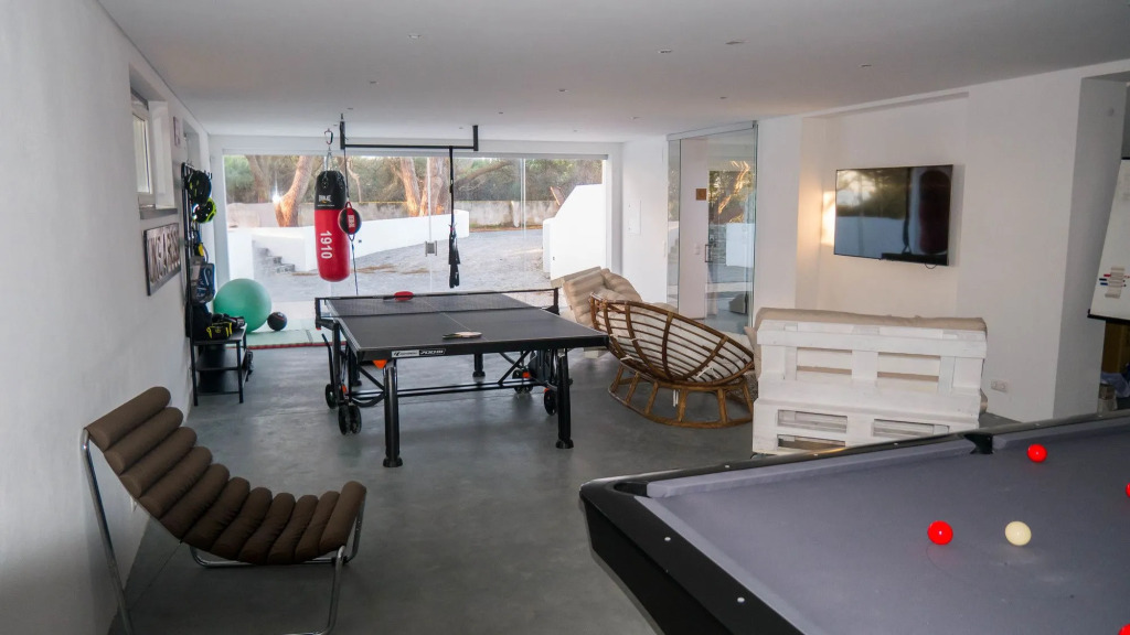 Azen Cool House