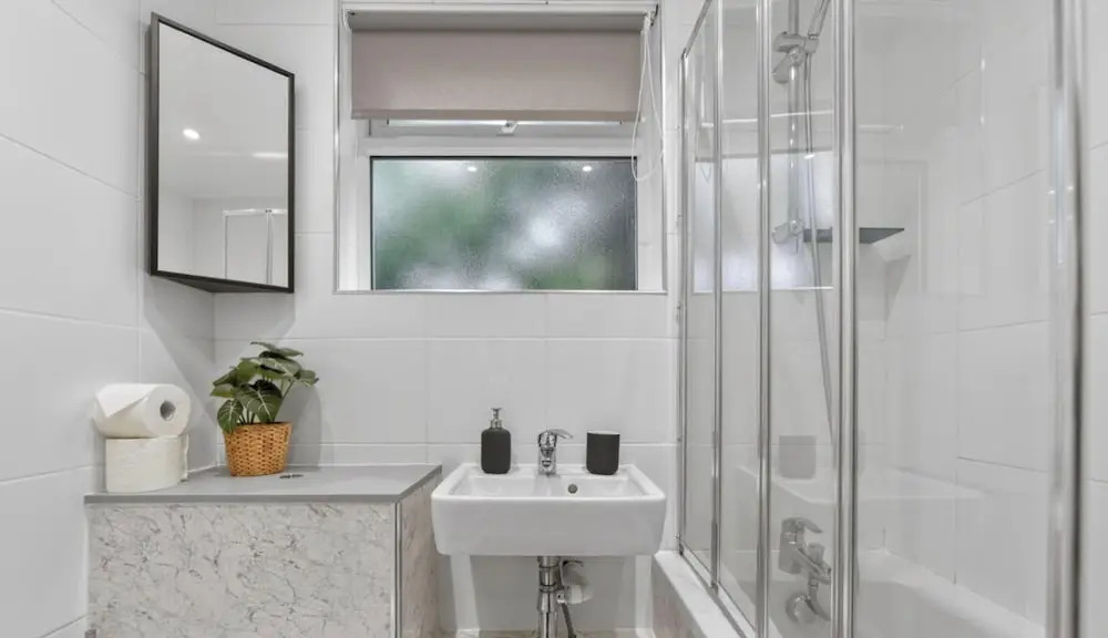 Madeira 2BR Garden Retreat in Bromley With Street Parking