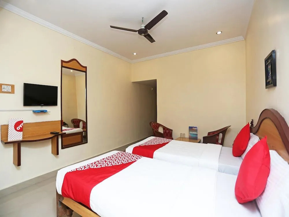 OYO 15468 Hotel Sharda