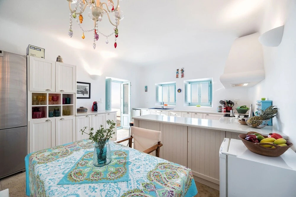 Sleeps8-Parking-Garden-Pool-SunSets-Barbeque