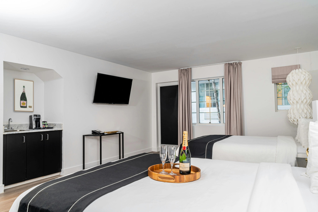 Essex House Hotel