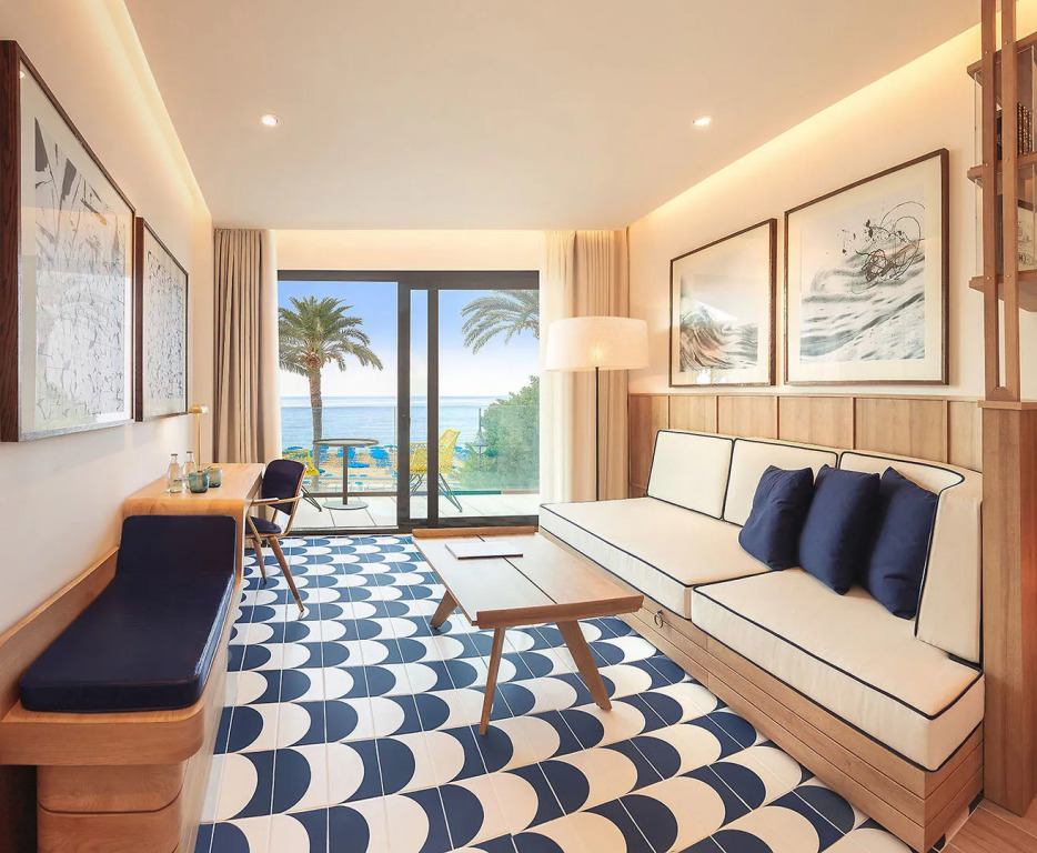 Отель H10 Porto Poniente