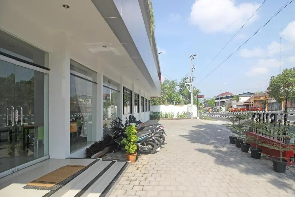 RedDoorz @ Jalan Ringroad Selatan