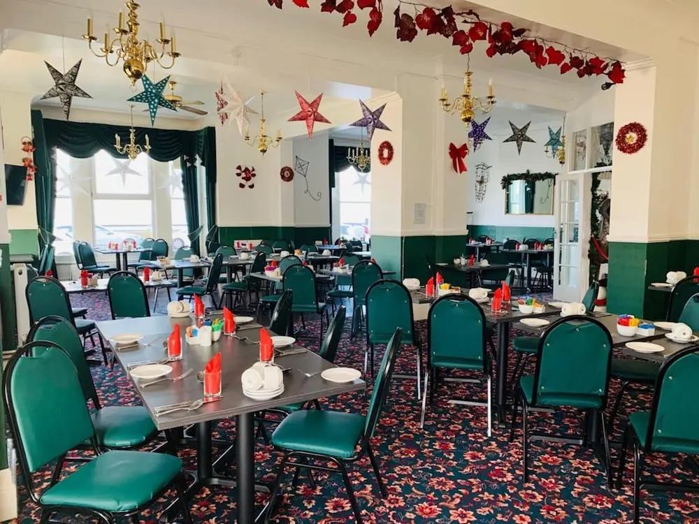Four Oaks Hotel