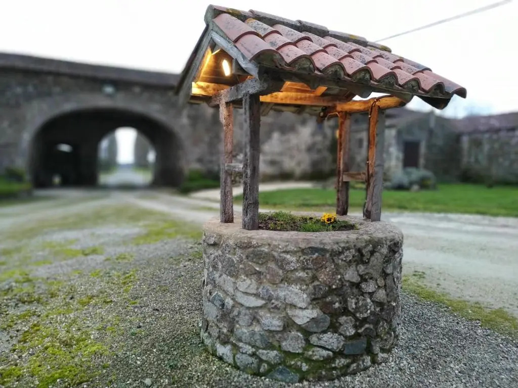 Charming Courtyard cottage 25kms Puy du Fou