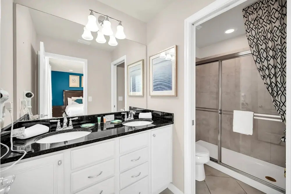 Luxury MultiFamily Gem ~ Mins to Disney ~ Pool/Spa