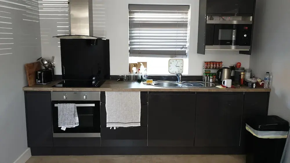 Springfield House Serviced Accommodation by Saffatel