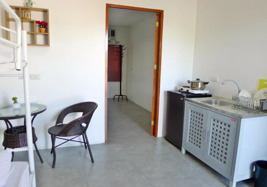 G&B Hostel