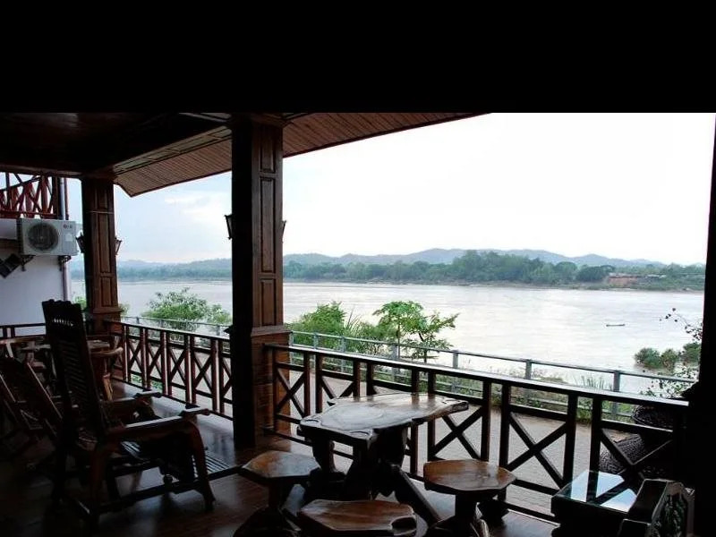 Bann Lamoonaoonkhong Hotel