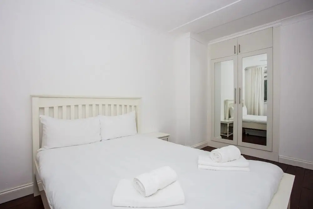 2 Bedroom Flat In Stepney Green