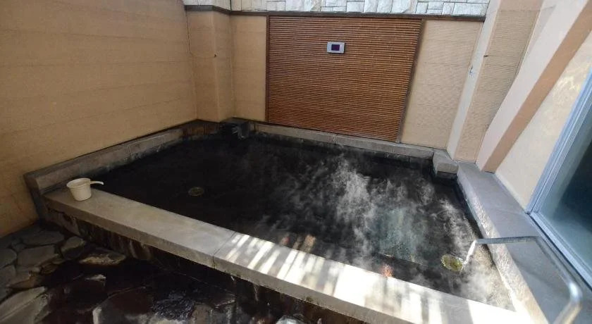 Kumamoto Capsule Hotel - Hostel, Caters to Men