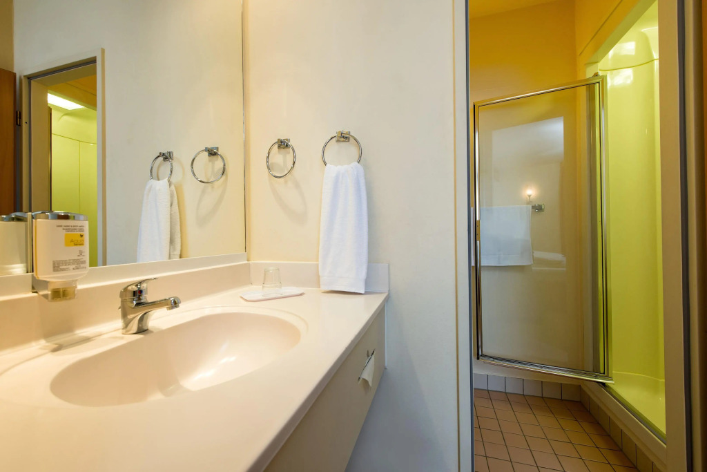 Peine Salzgitter Hotel by Belvilla