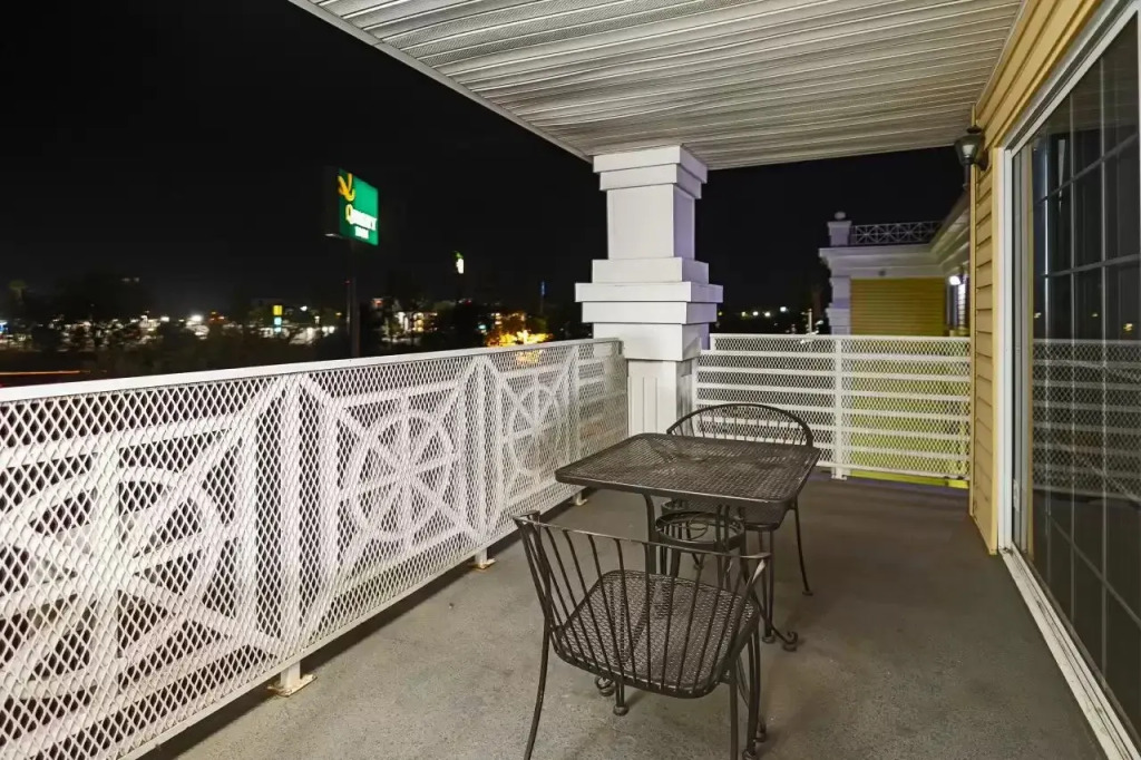 Quality Inn & Suites Tulare