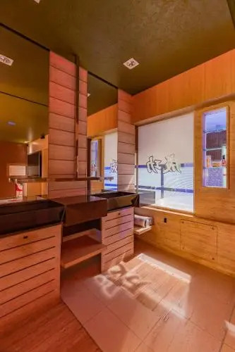 Dragon Motel (Только для взрослых)