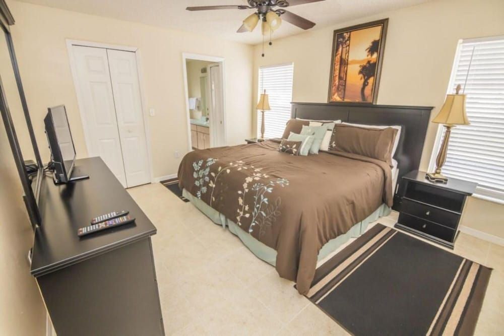Peter's Creekside Vacation Home