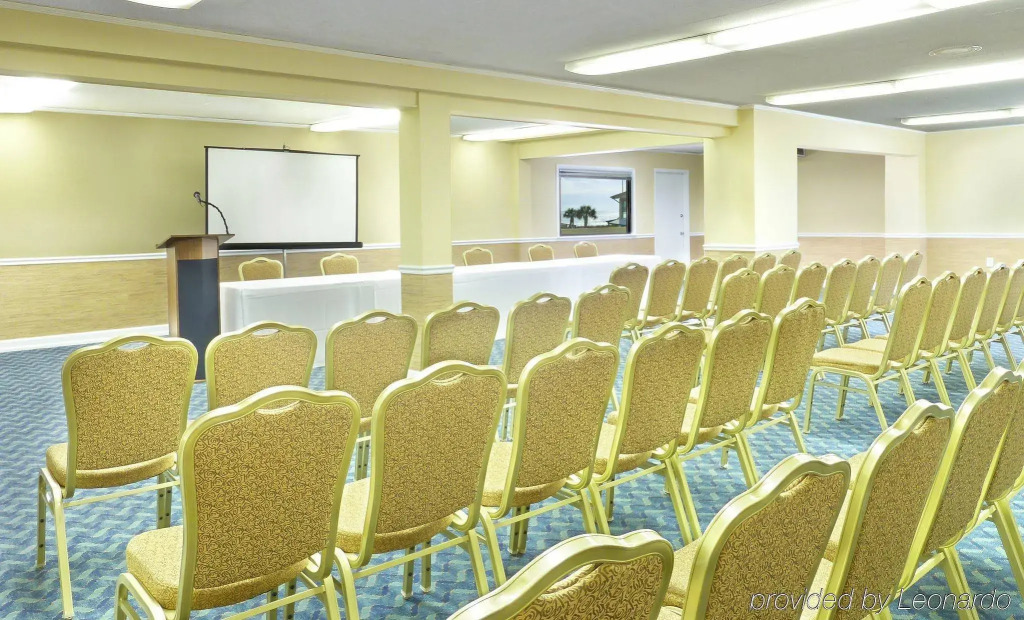 The Oceanfront Litchfield Inn 251