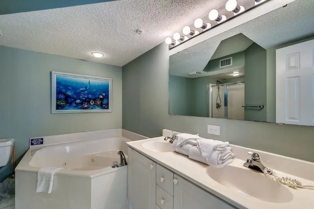 Ocean Bay Club - 506A by RedAwning