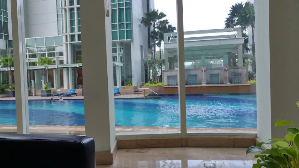 2 Bedroom Luxury The Peak Apartment By Travelio