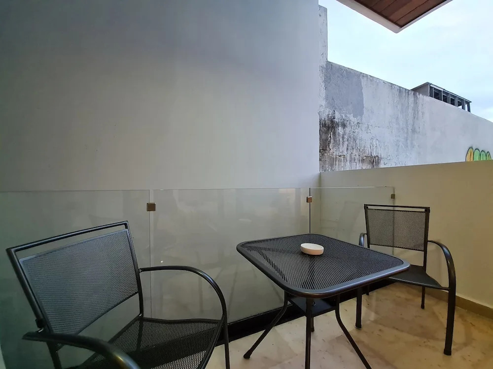 Luxury Sea view Studio on the 5th Av