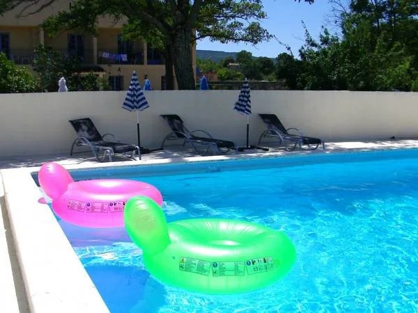 Hotel Carina-Très Grande Piscine-Local à Vélo
