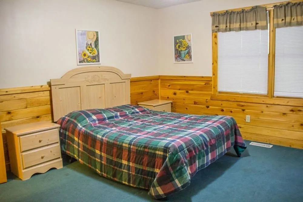24 Bear Trax - 3 Br Cabin