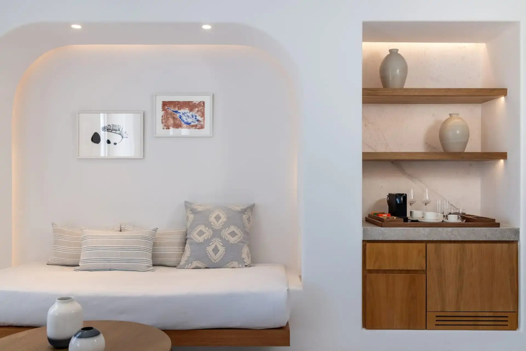 Sandblu Santorini, LXR Hotels & Resorts