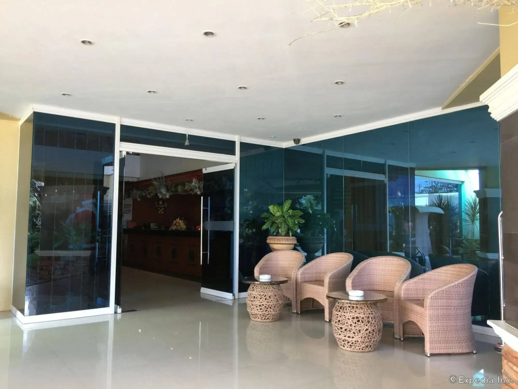 Alona Kew White Beach Resort