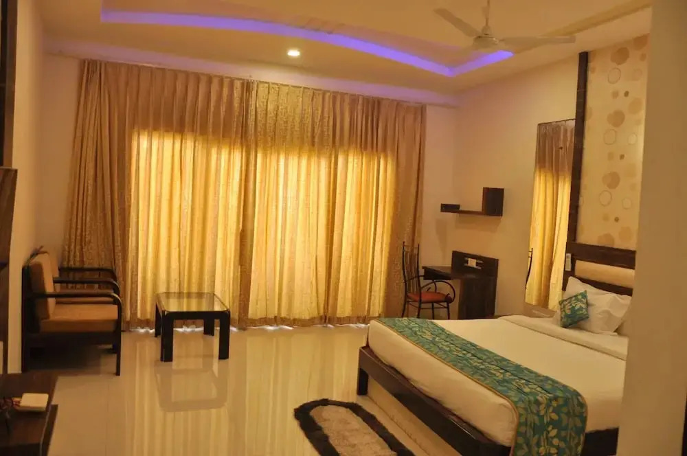 Hotel Shashinag Clarks Inn