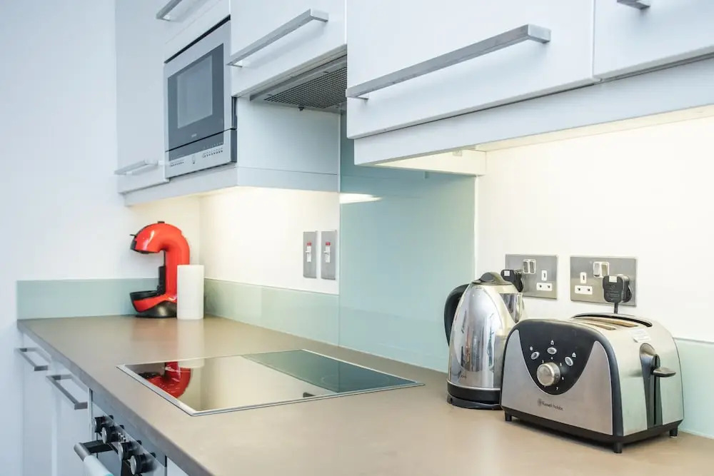 2 Bedroom Apartment Near Victoria Station