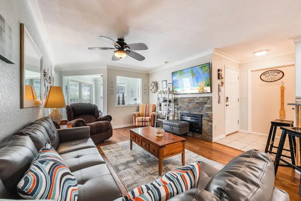 Gulf Breeze by Silver Sands Vacation Rentals