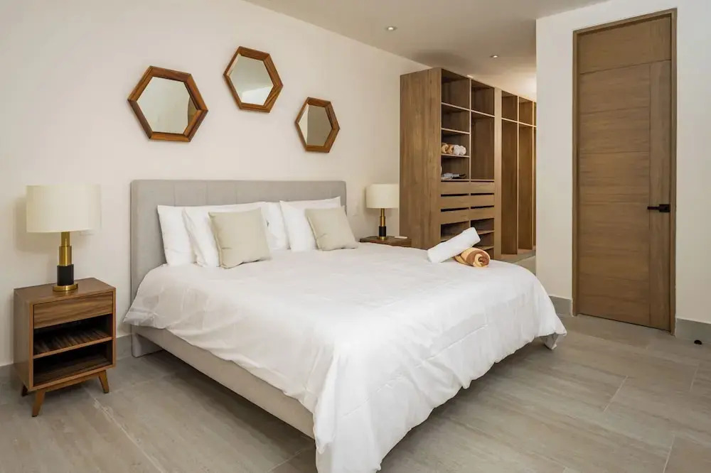 Cumbres Garden luxury apartments - By Aloja RV