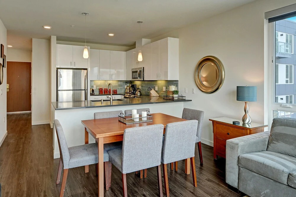 South Lake Union Lakeview Suite - Two Bedroom Apartment