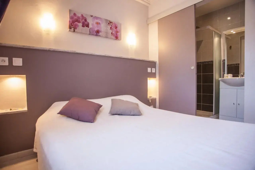 Logis Hotels - Auberge de lÎle - Hôtel 3 étoiles et Restaurant