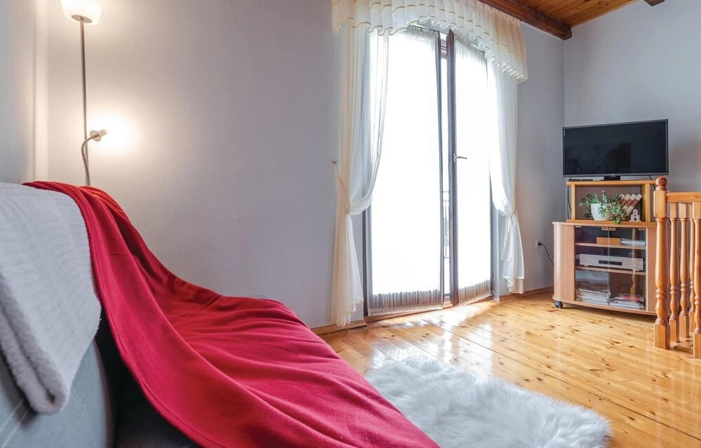 4 Bedroom Lovely Home In Hrboki