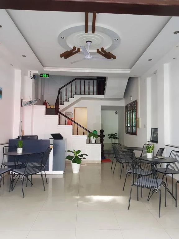 Elly Apartment