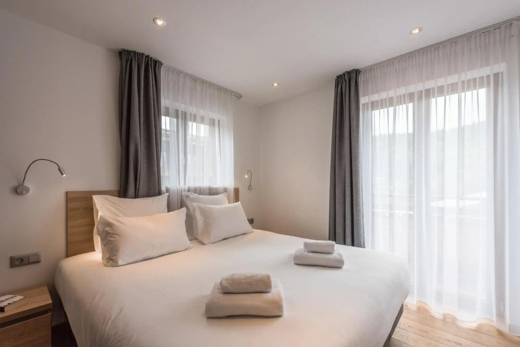MERANTI - Design apartment with spa and gym