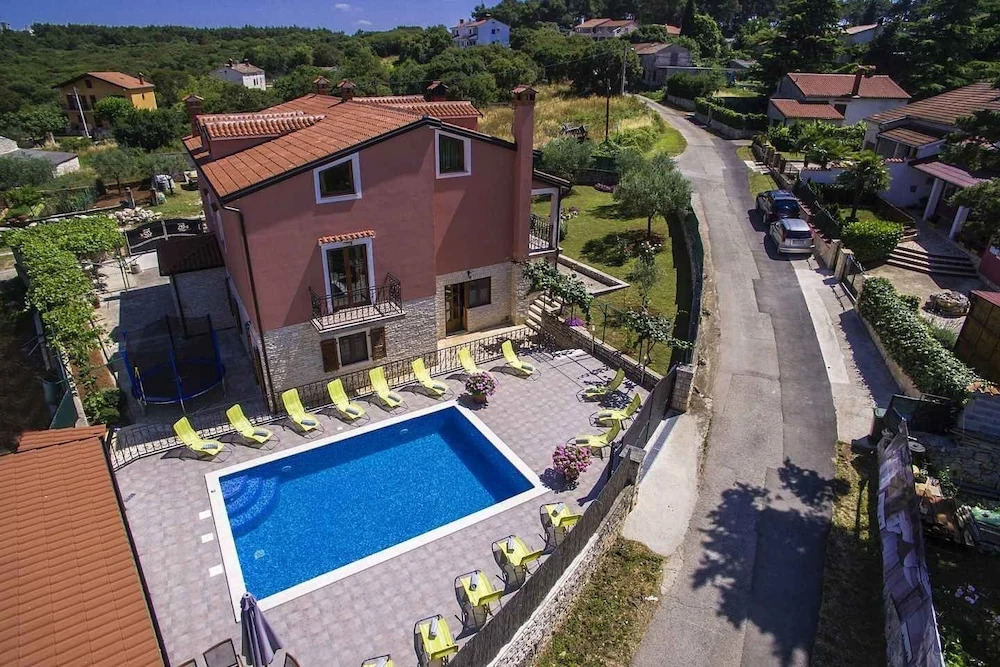 Villa Viktori