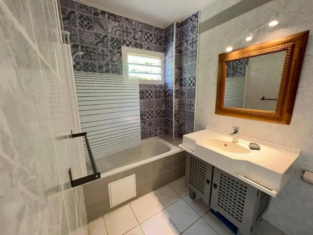 Studio dans résidence avec piscine proche marina