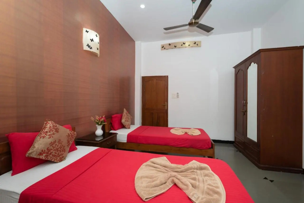 Villa Calangute Phase 17 -16 or 17BHK -Great For Large Groups