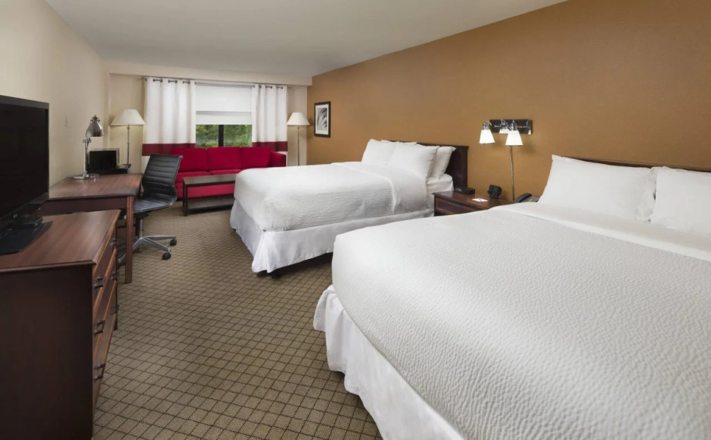 DoubleTree by Hilton Manhattan, KS