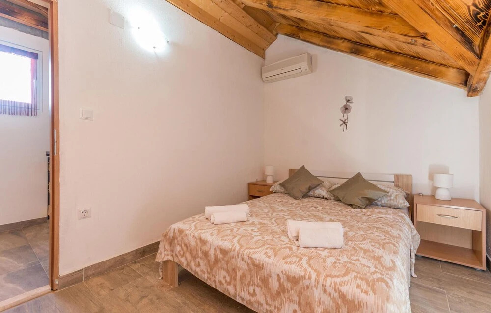 Lovely Home In Donje Rastane