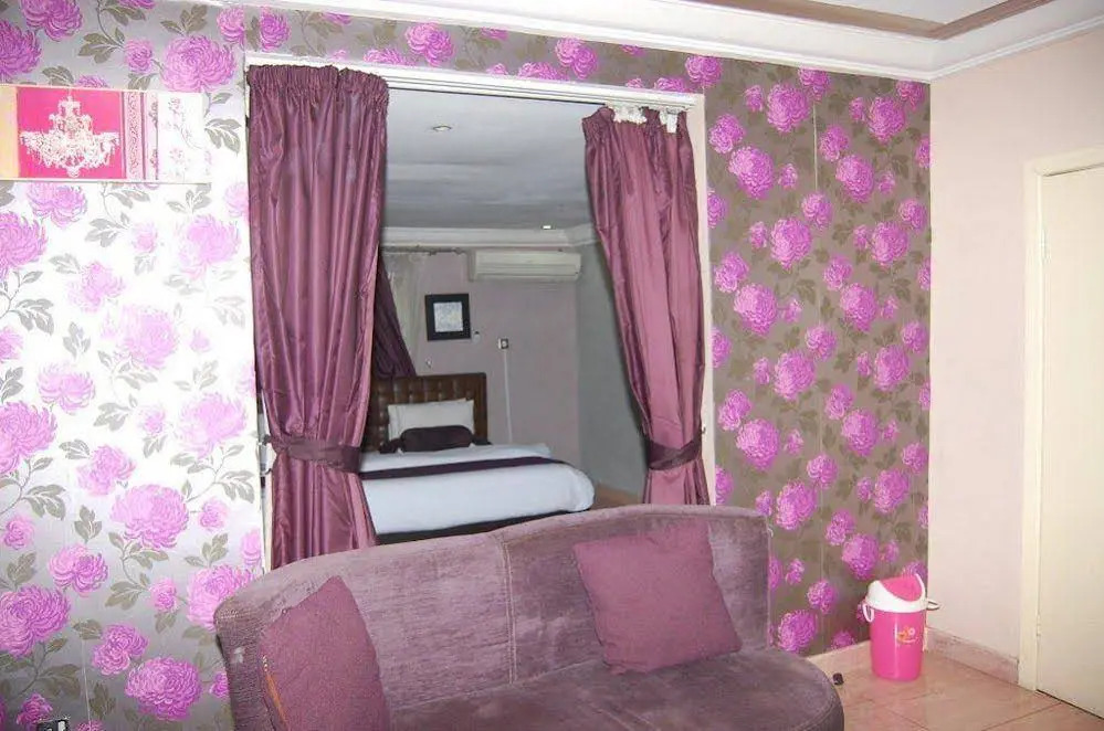 Elegance Suites Hotels