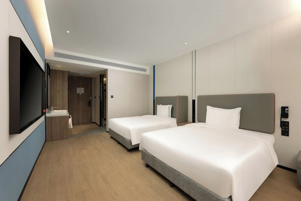 Holiday Inn Express Shanghai Jingan Temple by IHG