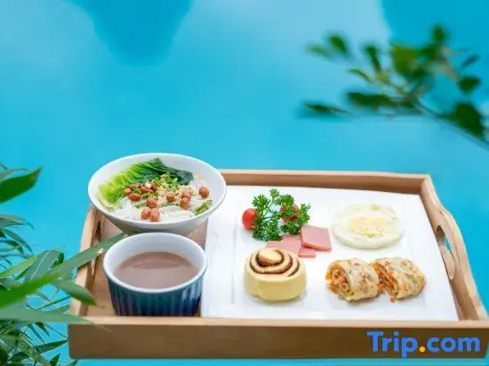 Ji Yun Resort (Yangshuo Ten-mile Gallery Yulong River)