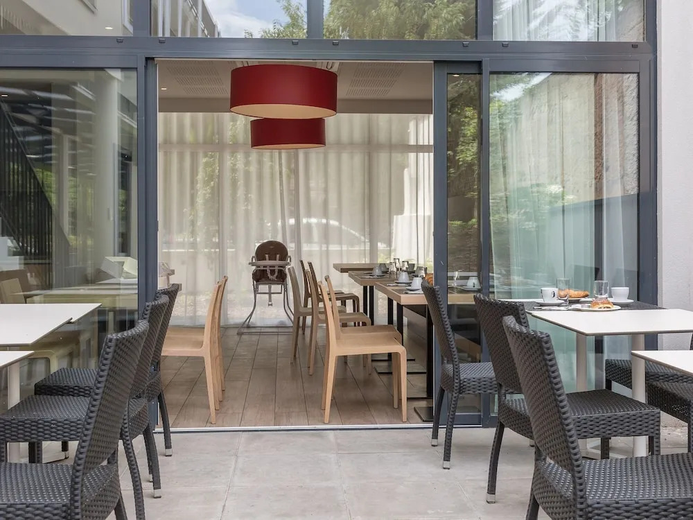 Colmar: Contemporary Apartment, 800 m From the Centre