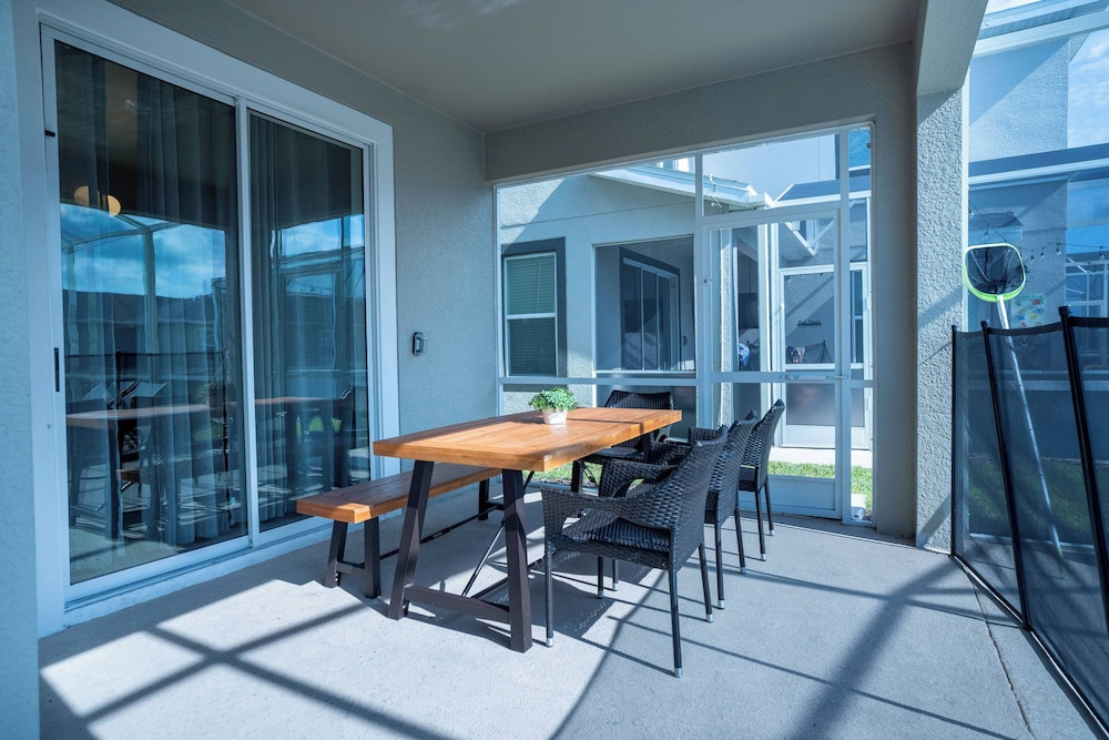6BR Villa w Private Pool at Champions Gate