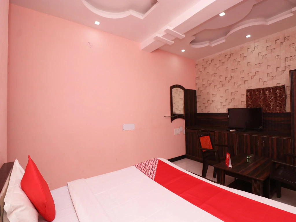 OYO 27695 Hotel Relation