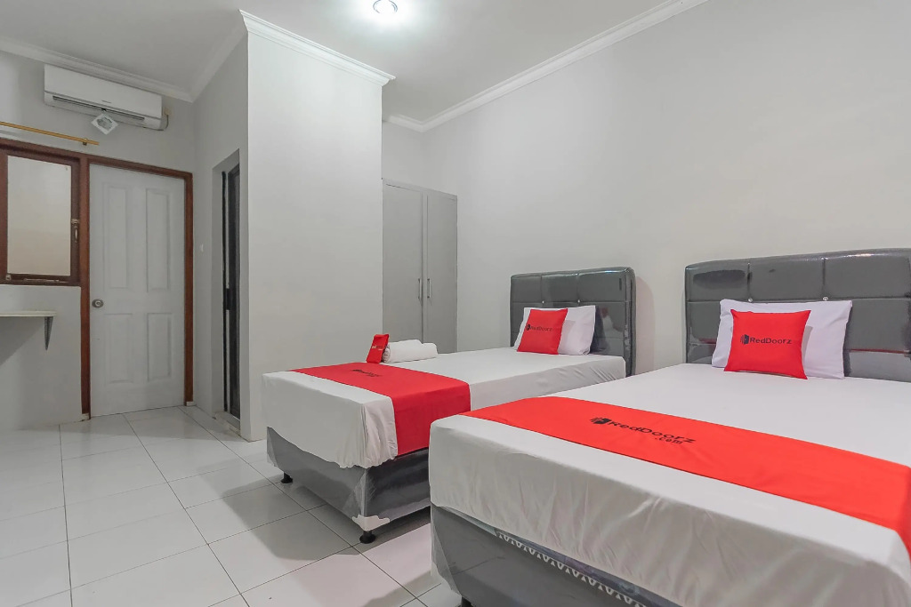 RedDoorz Plus at Bukit Cinta Street Balikpapan