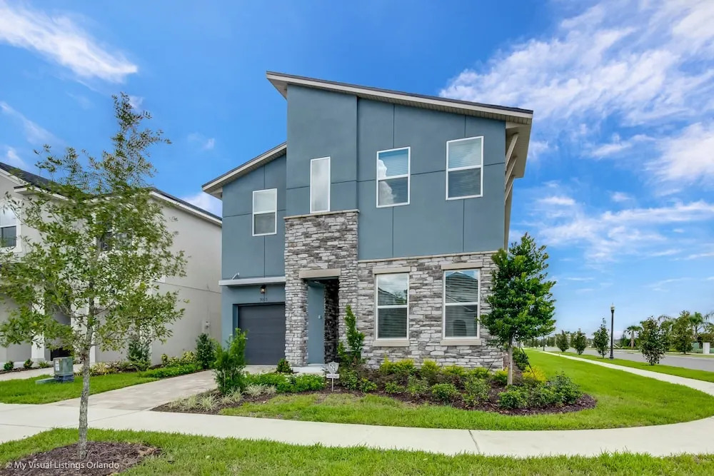 Brand New 7 Bedroom Private Pool Near Disney