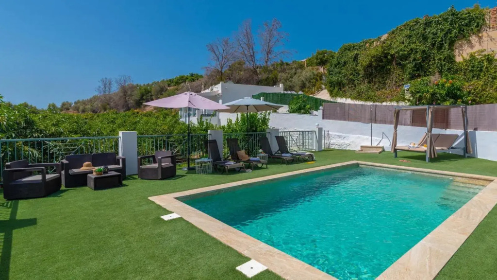 Campo del Abuelo Nerja by Ruralidays